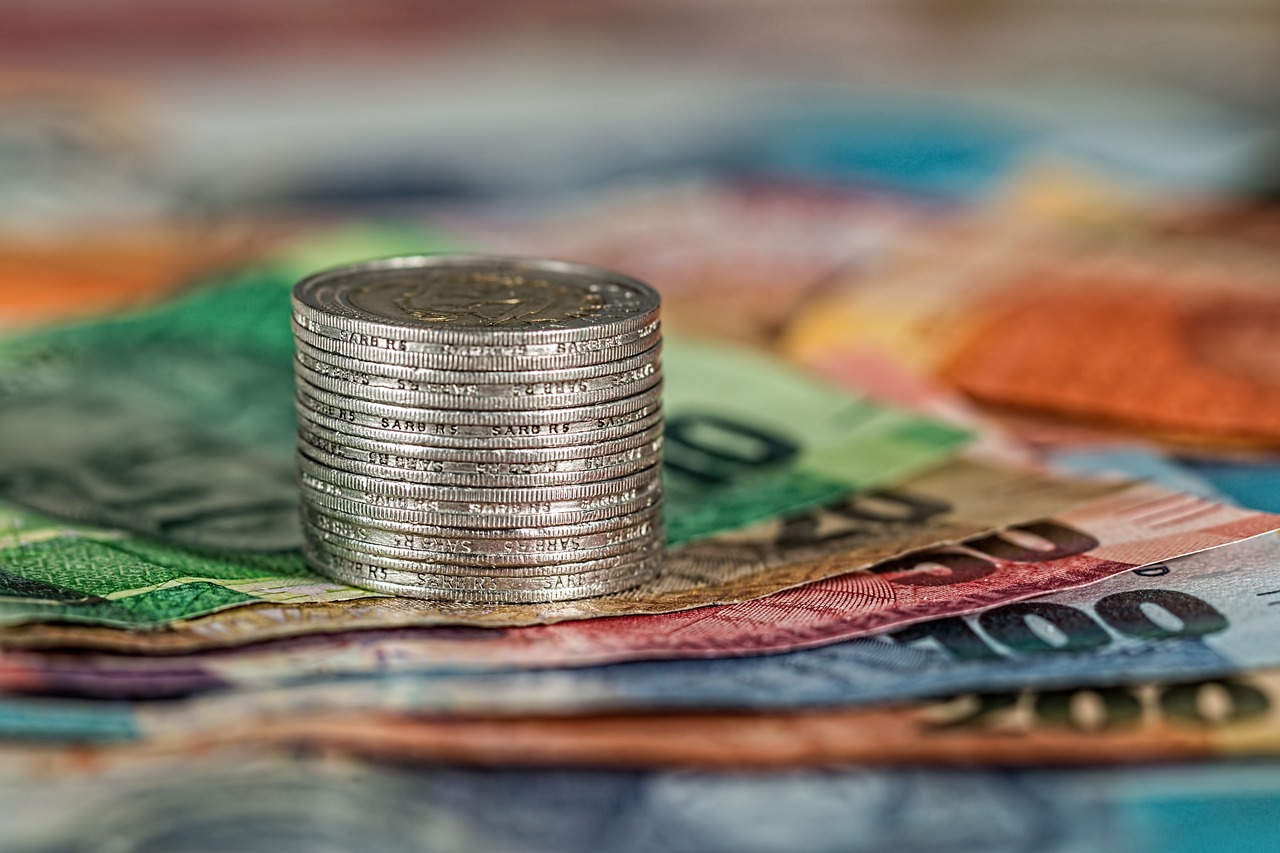 How Do I Manage Retirement Savings During Economic Downturns?
